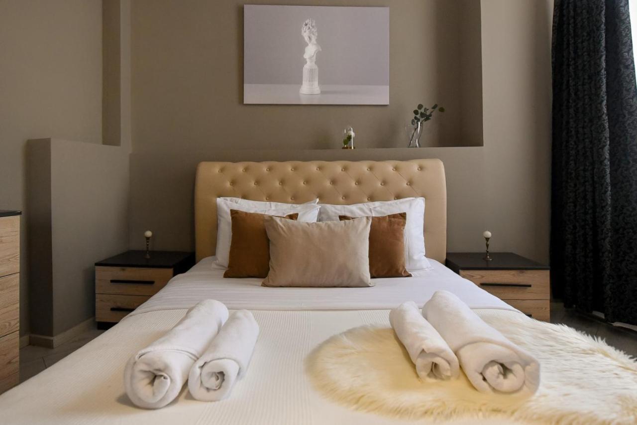 Discover Comfort: Charming & Spacious Apartment In The Old Town Bucureşti Ngoại thất bức ảnh
